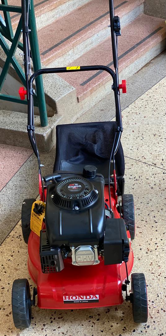 4 Stroke Honda Gasoline Lawn Mower