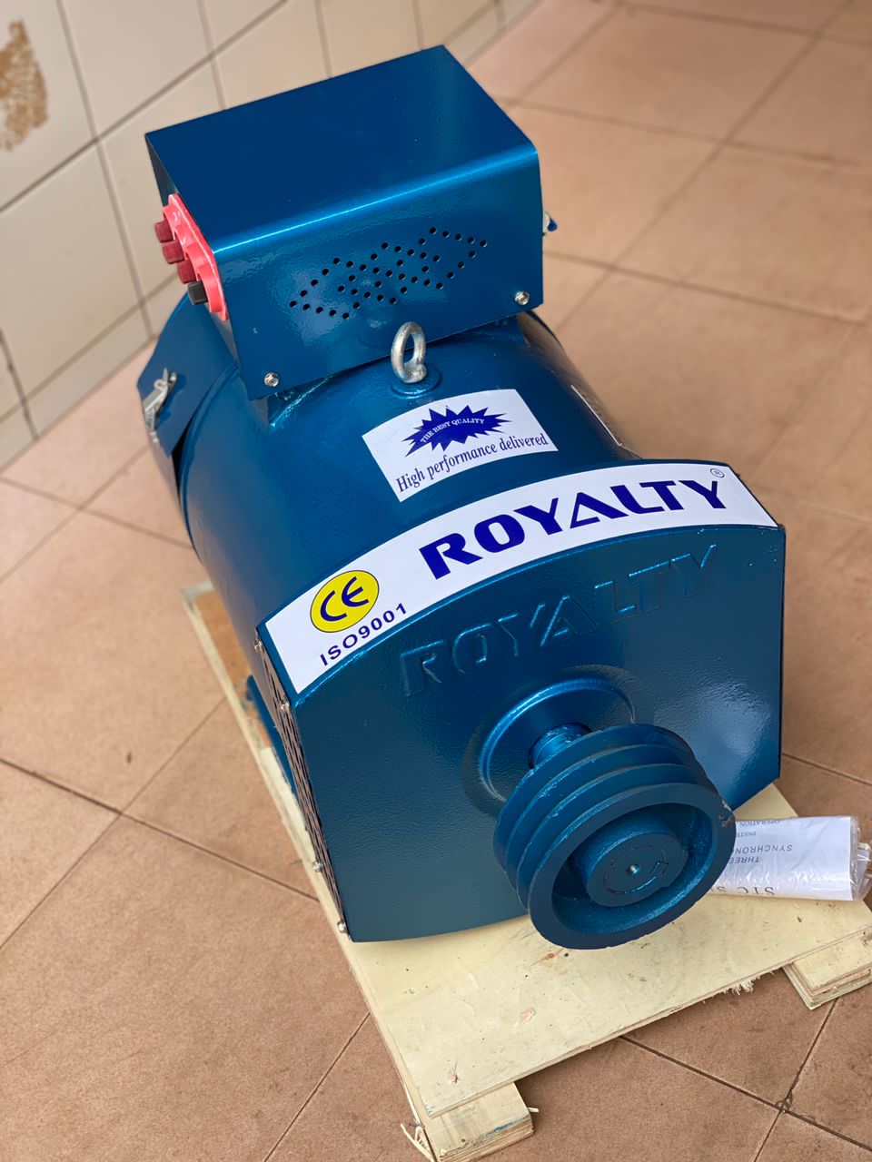 Royalty Asynchronous Generator 3 Phase 10V Alternator