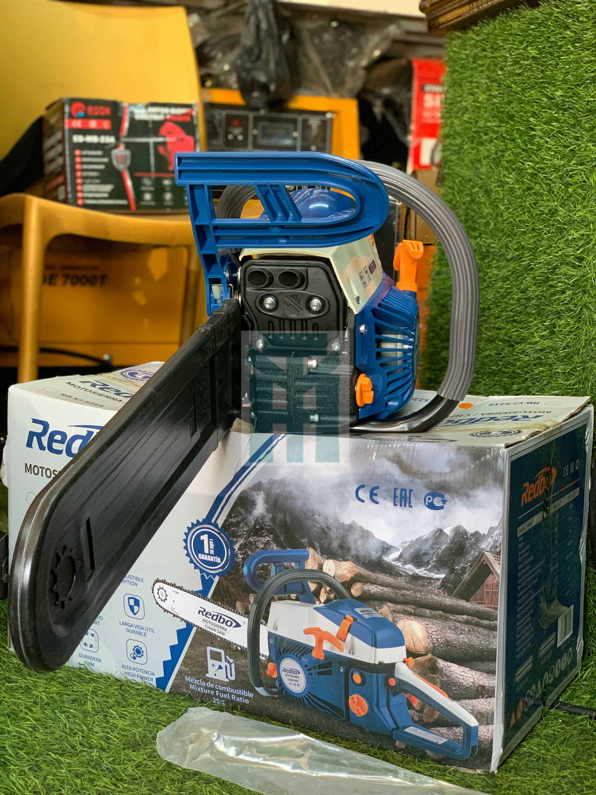 Redbo Gasoline Chainsaw
