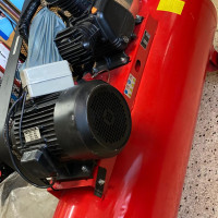 Electric 3HP 2.2kw 8bar Piston Air Compressor 300L